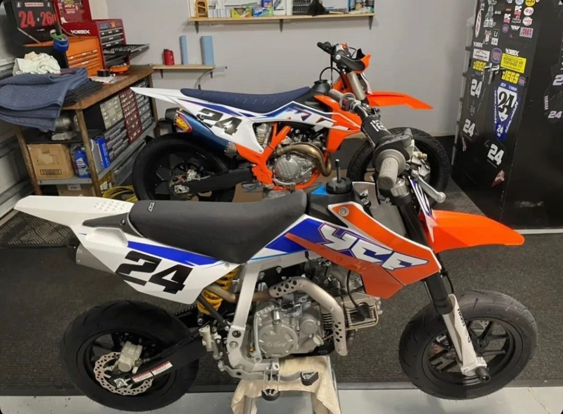 Nice replica project on this 150 SM ! 🧡
@robsycf147
—
#ycf #pitbike #moto #motorcycle #supermoto
