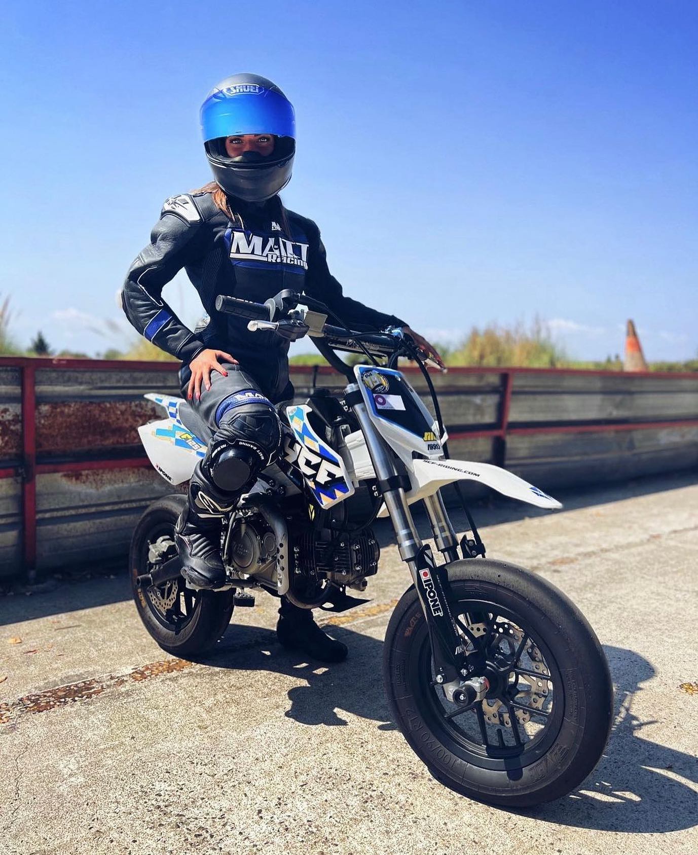 FRIDAY 🙌
It's time for the weekend!
@ivani_rideuse
—
#ycf #supermoto #moto #motorcycle