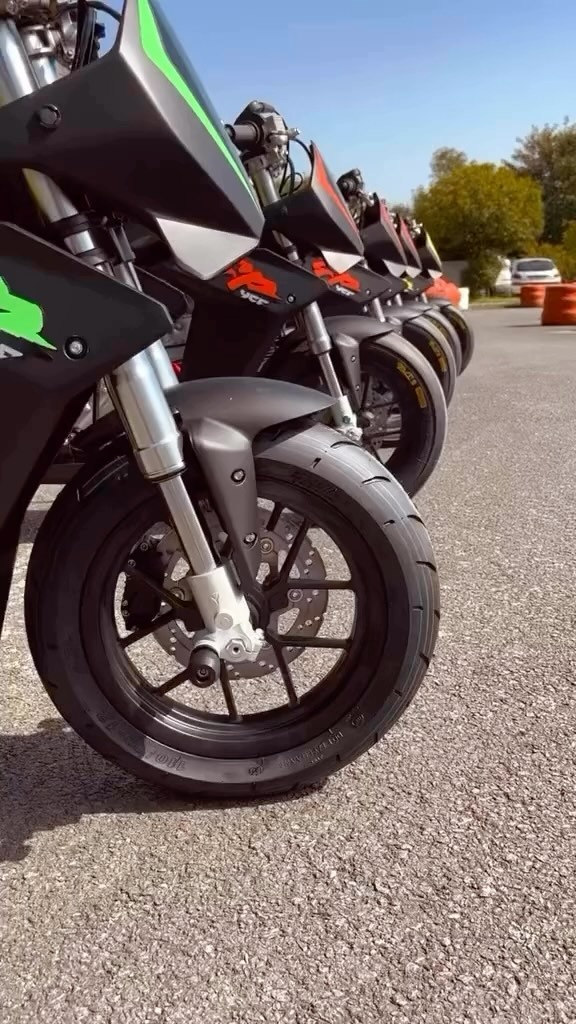 The perfect lineup, every MINIGP ready to conquer the asphalt! 🏁💥
—
#ycf #minigp #moto